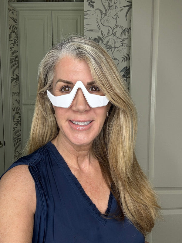 RevitalEyes® 2-in-1 Red Light Therapy + EMS To Erase Eye Bags